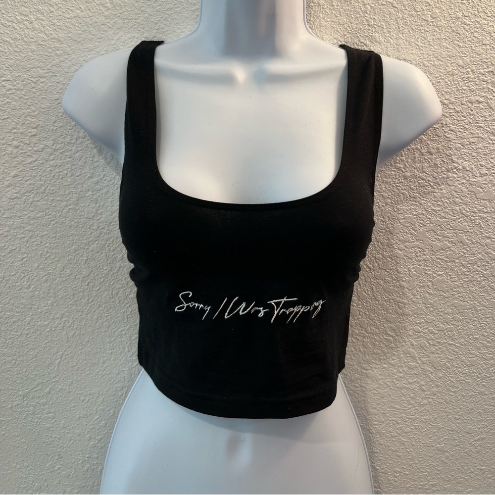 black tank top crop